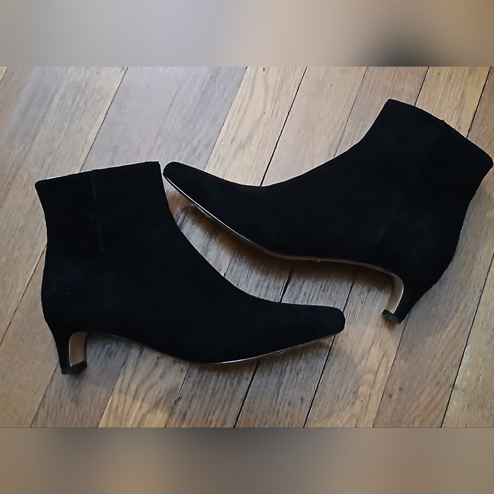 Pelle Moda Suede Kitten Heel Booties